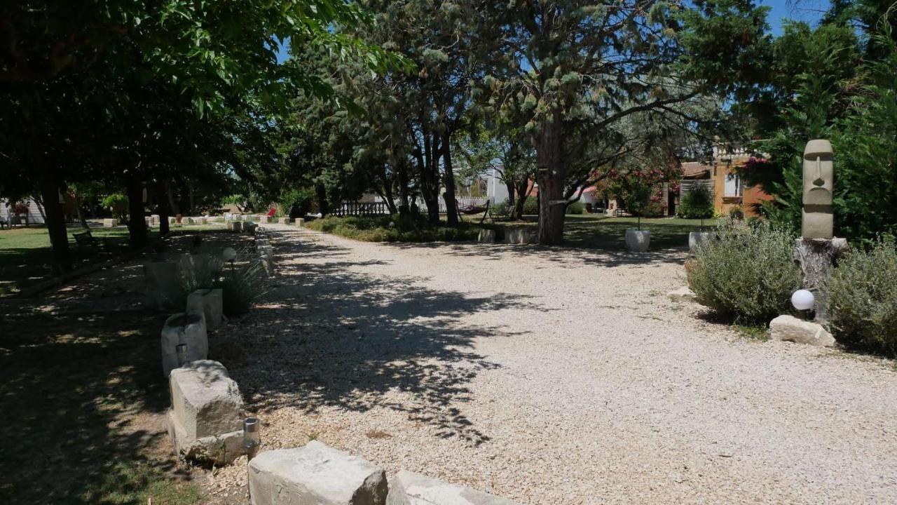 Mas Maurane - Les Lavandes Aux Portes D'Arles Apartment Tarascon Exterior photo